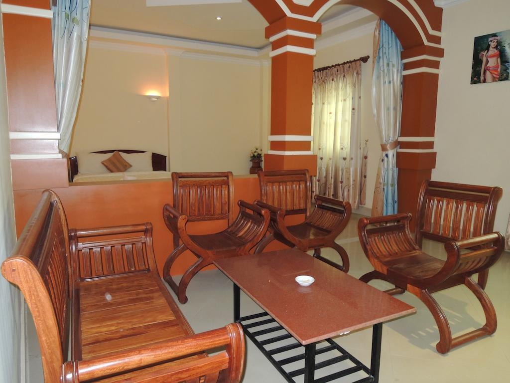 Lux Star Town Hotel بنوم بنه المظهر الخارجي الصورة
