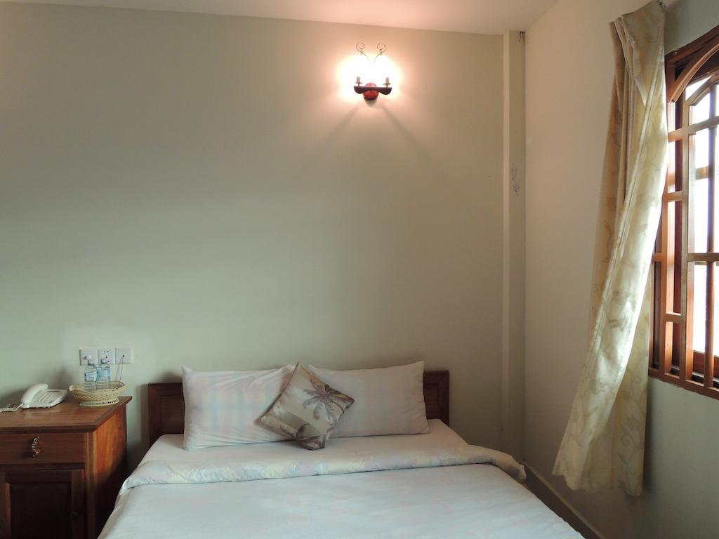Lux Star Town Hotel بنوم بنه المظهر الخارجي الصورة