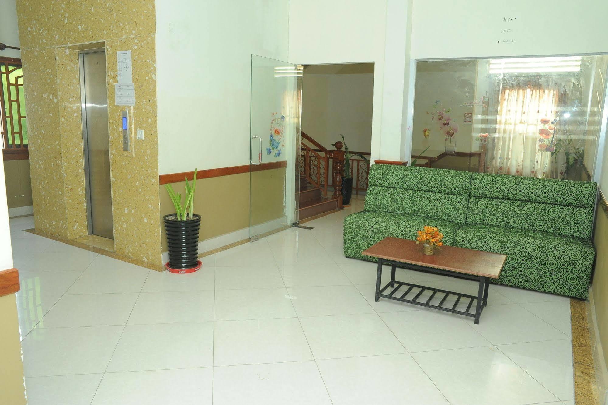 Lux Star Town Hotel بنوم بنه المظهر الخارجي الصورة