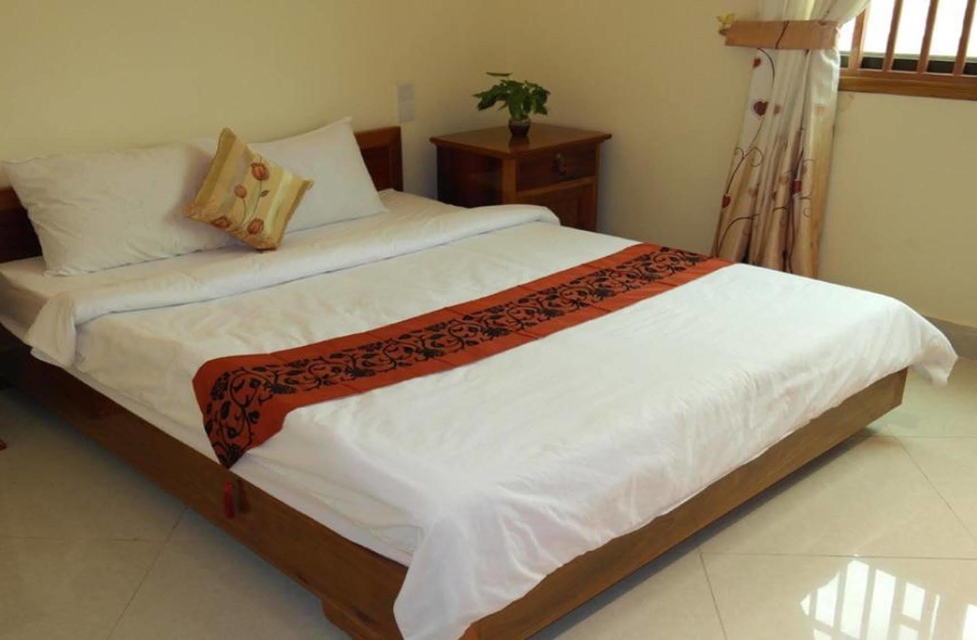 Lux Star Town Hotel بنوم بنه المظهر الخارجي الصورة
