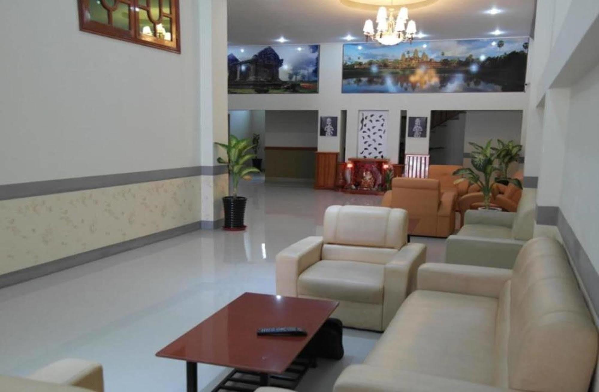 Lux Star Town Hotel بنوم بنه المظهر الخارجي الصورة